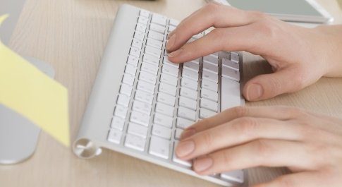 De her opgaver får du hos os De her opgaver får du hos os